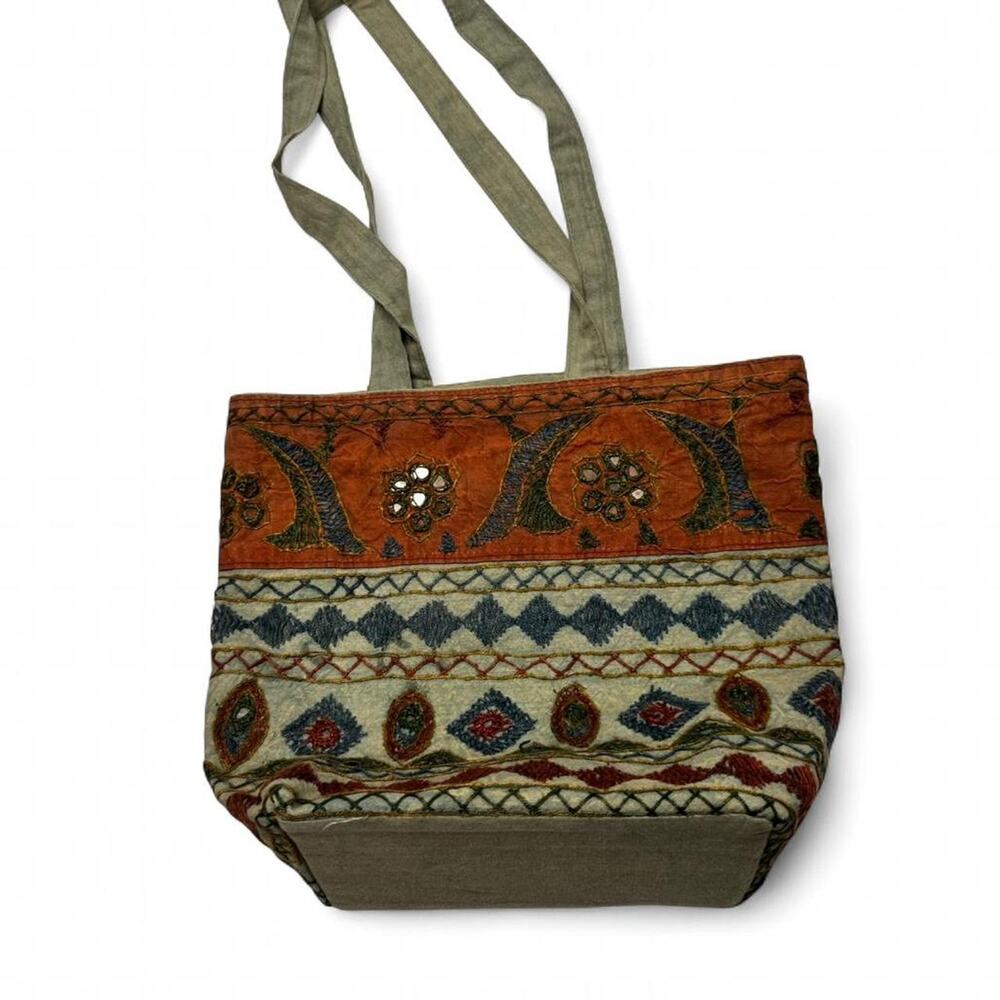 Hand Embroidered Vintage Tote - Purse Bag Featuring Traditional Kitchener - Picture 2 of 6